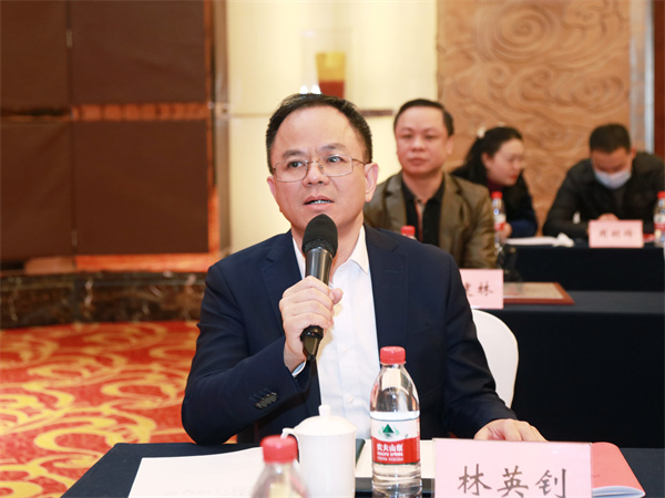 2L8A2949.jpg 2L8A2949.jpg