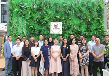 总商会副会长赖丽虹企业方中联合2021“不忘初心·一路相随”中秋答谢酒会圆满举行