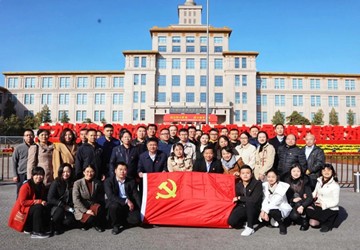 党委组织基层党组织赴军博开展党建参观活动