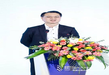 十余家权威媒体报道执行会长施锦珊在全球租赁业竞争力论坛峰会上的主旨演讲