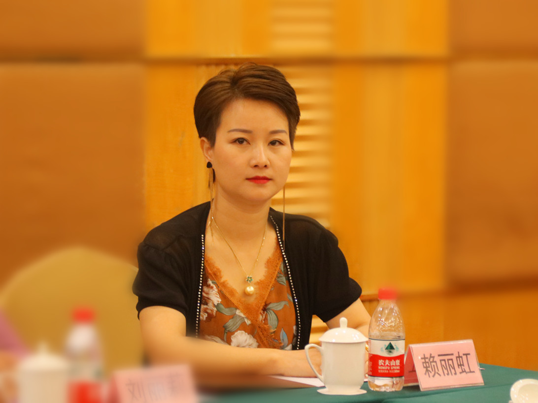 2L8A2212.jpg 2L8A2212.jpg